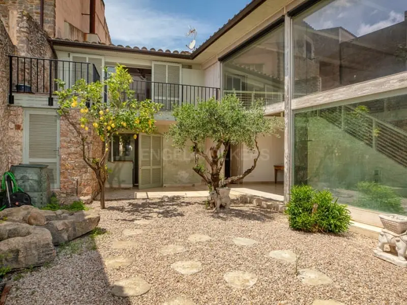 Chalet en Venta Viladamat Girona 3 Dormitorios Piscina