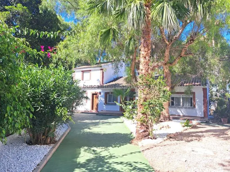 Finca en venta en Orihuela