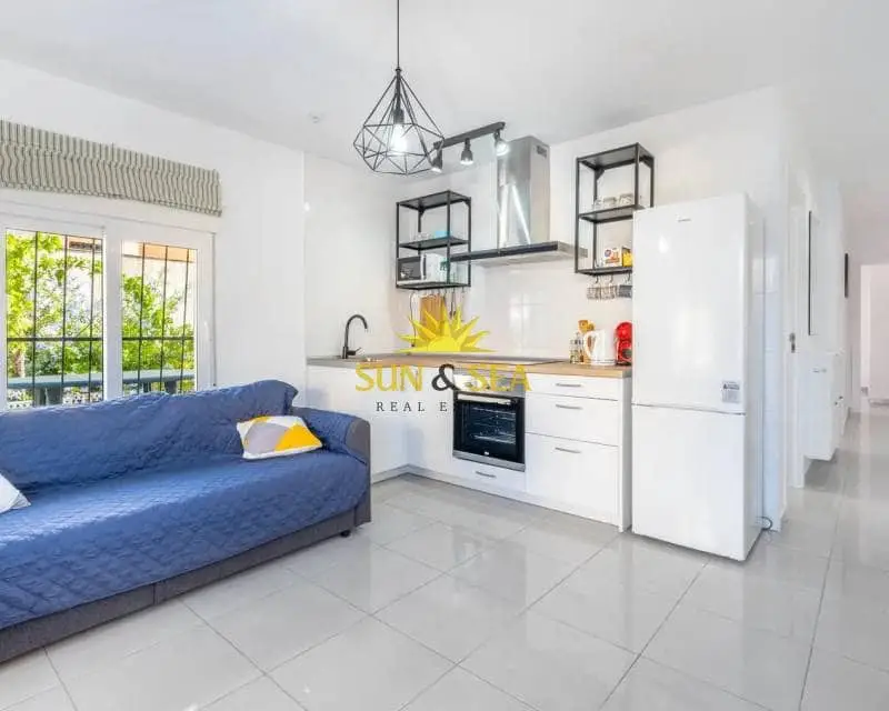 Apartamento en Alquiler Torrevieja 3 Dormitorios Terraza Mascotas