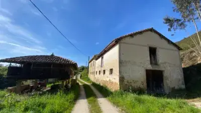 Casa en Venta en Cenero Asturias - 8000m2 de Terreno