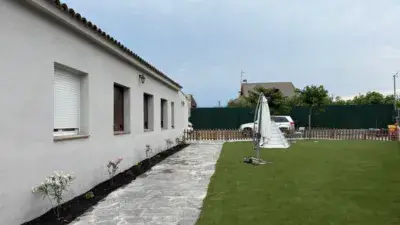 Casa en Venta en Sils 4 Dormitorios Jardin Garaje