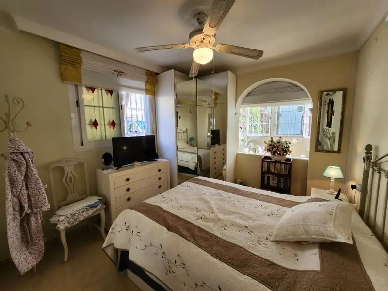 Apartamento en Nerja 2 dormitorios piscina comunitaria cerca de la playa