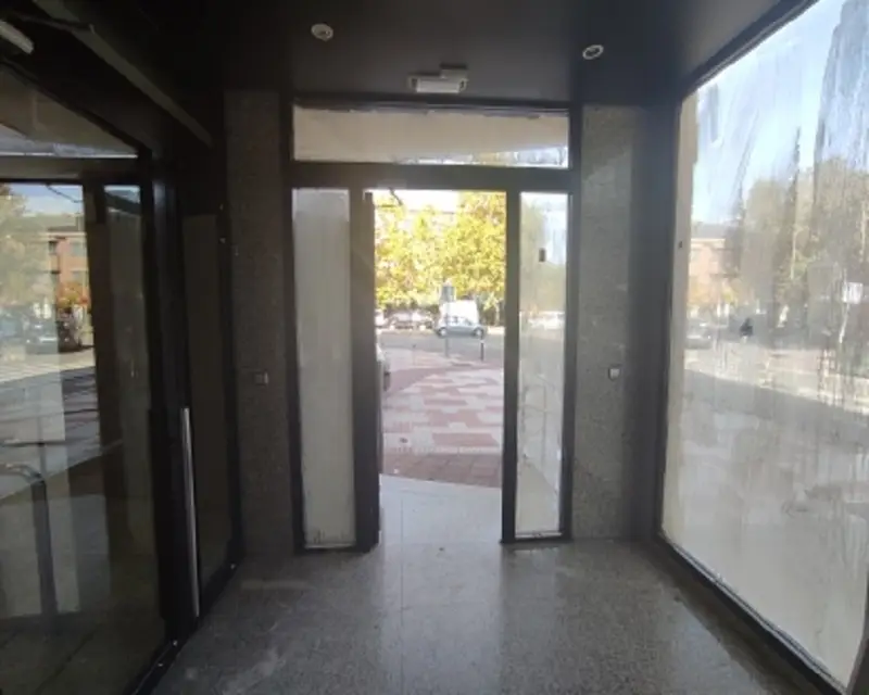 Local comercial 124m2 2 banos Alcobendas Av Madrid