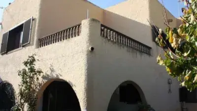 Chalet en Garrucha con Jardin Privado Cerca de la Playa