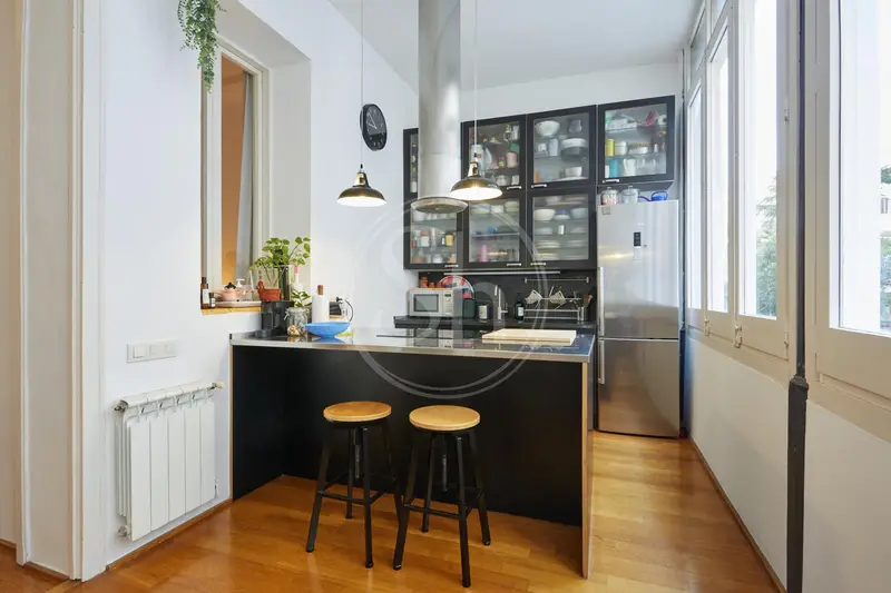 Apartamento en alquiler Barcelona Regas Maria Cubi 4 meses minimo