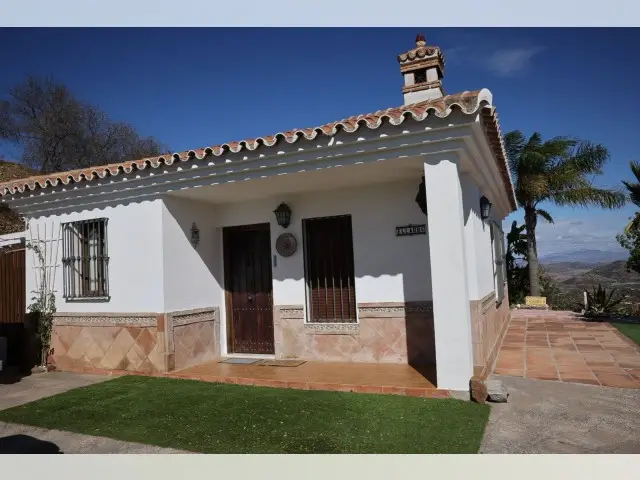 Casa en venta Monda 2 dormitorios jardin chimenea