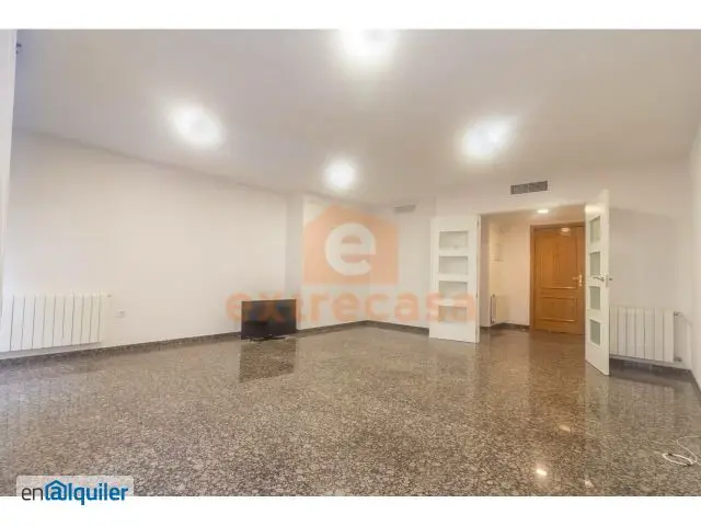 Alquiler Piso Reformado Centro con Garaje y Ascensor
