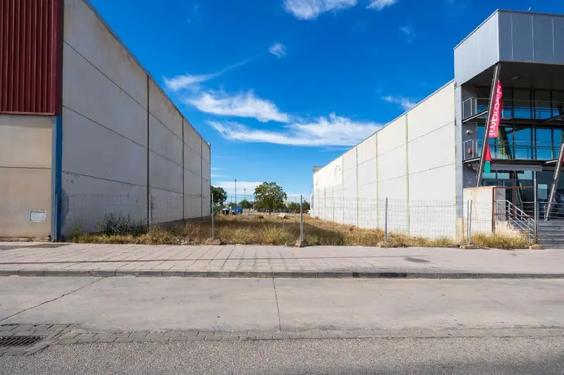Venta Terreno Industrial Armilla 992m2