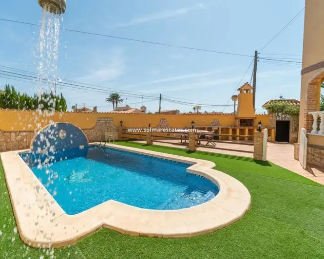 Casa en Orihuela Costa 5 Dormitorios Piscina Privada Jardin
