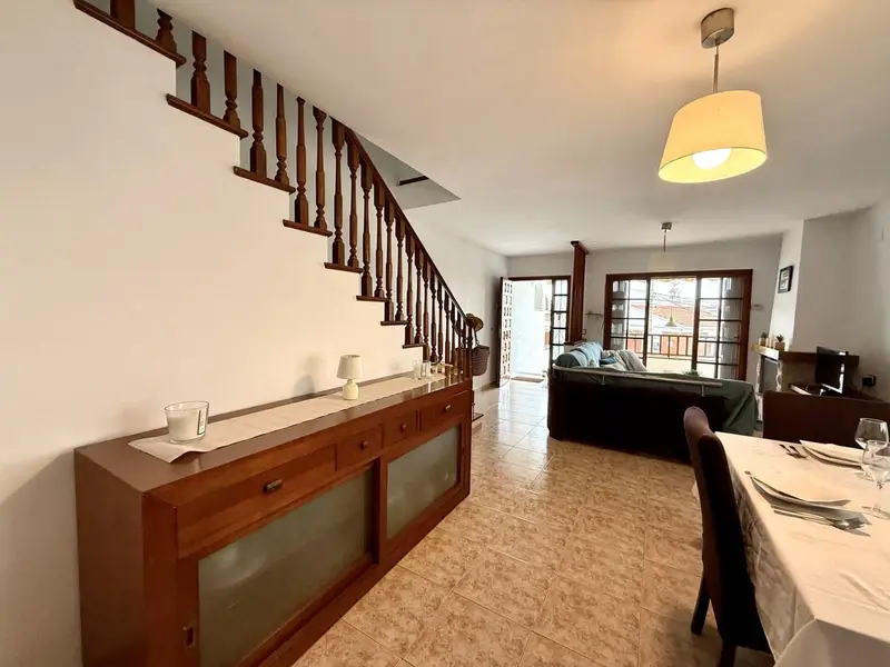 Adosado en Segur de Calafell con 4 habitaciones y garaje triple