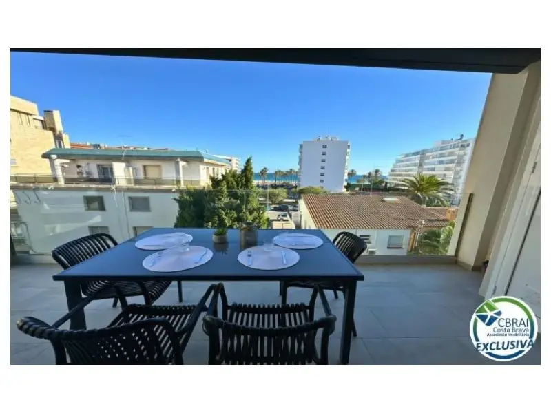 Apartamento con Vistas al Mar en Centenys