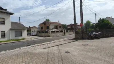 Casa con negocio en Revilla de Camargo oportunidad para emprendedores