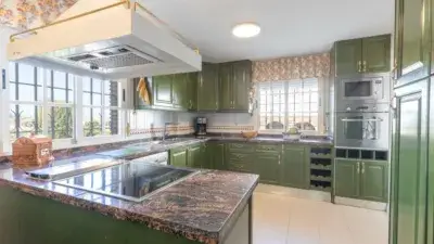 Chalet Independiente 300m2 con Piscina y Domótica