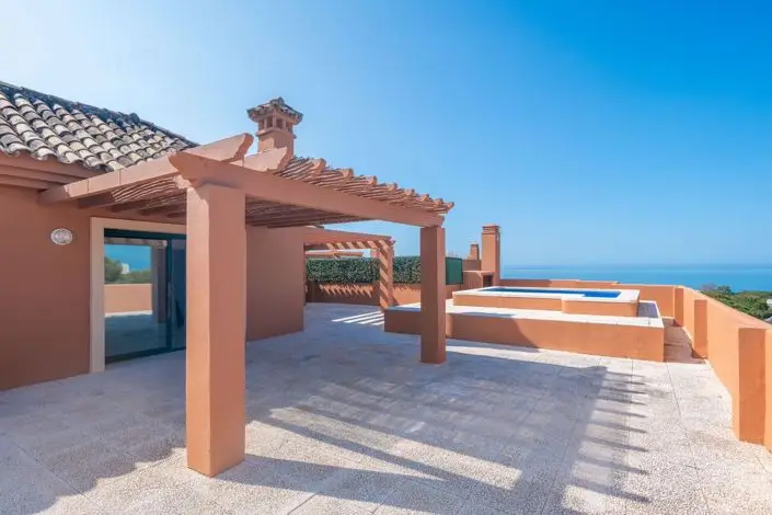 Atico Duplex en Artola Marbella con Piscina Privada