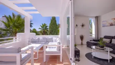 Apartamento en venta en Altos de Estepona