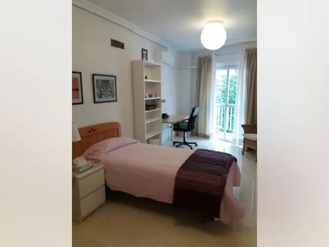 Habitacion amueblada Murcia para chicas