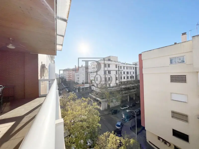 Alquiler Atico Luminoso Nervion Sevilla 2 Dormitorios Terraza Garaje
