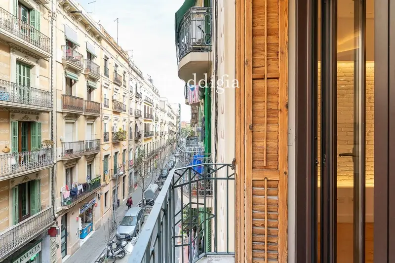 Exquisito piso a estrenar en el Poble Sec. CONTRATO TEMPORAL