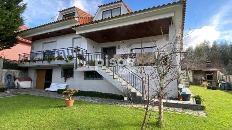 Chalet en Poio con Garaje y Jardin