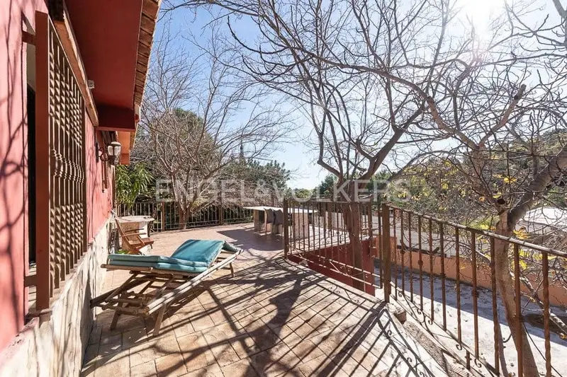 Chalet en venta Sagunto cerca Serra Calderona con piscina