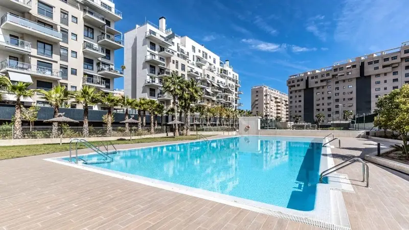 Piso en planta baja con jardin privado en Alicante