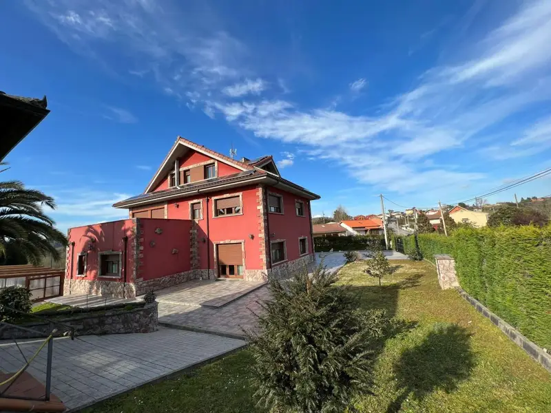 Venta Chalet con Calefaccion en La Manjoya Oviedo