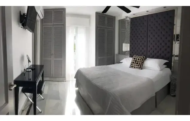 Villa Lujosa de 5 Dormitorios en Madrid