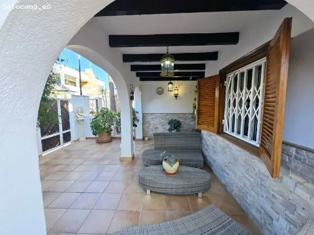 Chalet en Las Marinas con Jardin Barbacoa y Solarium