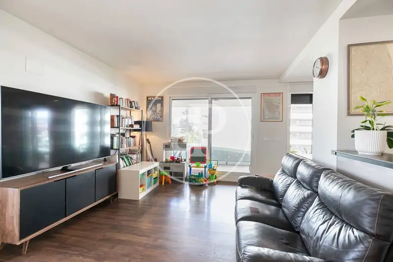 Apartamento en venta Badalona cerca de la playa con terraza y piscina