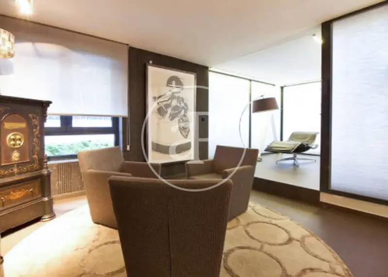 Chalet en Venta Nueva Espa	
Madrid 8 Dormitorios 6 Ba	
	
	
 os