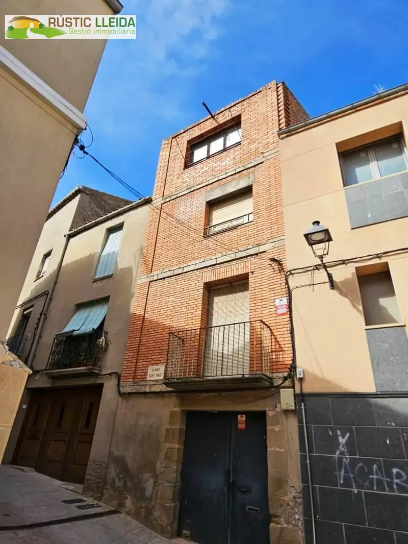 Venta Casa con Chimenea en Cervera Centro