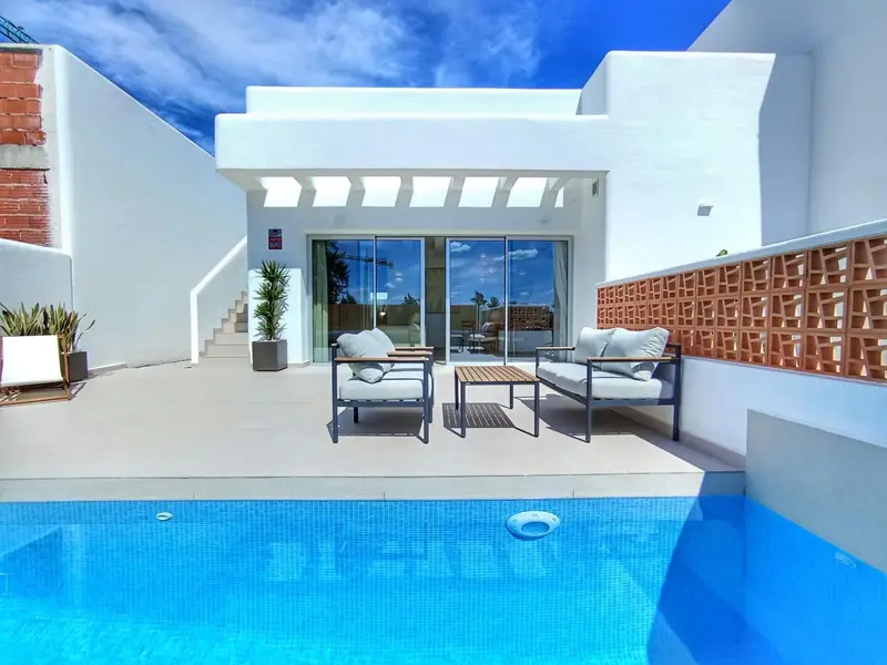 Villa de Lujo en Dolores Alicante Estilo Ibicenco