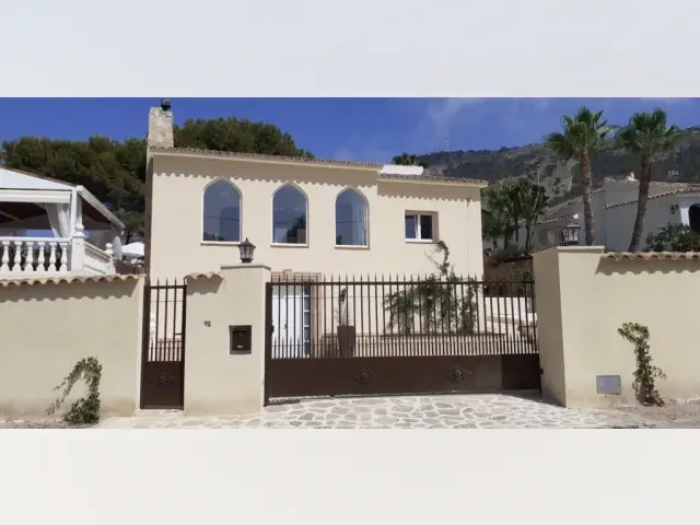Villa de Lujo en Albir 3 Dormitorios Piscina Privada