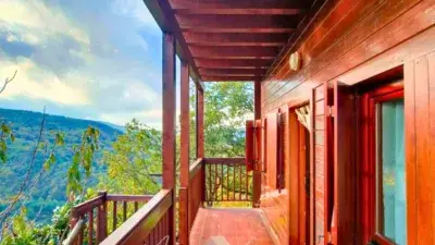 Casa de madera en venta Muntanyola con piscina y barbacoa