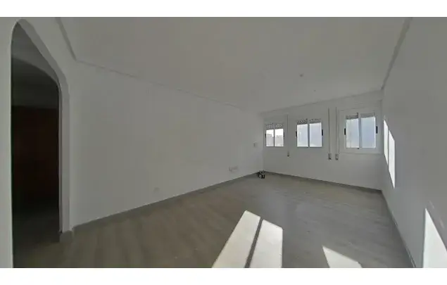 Alquiler Apartamento 3 Dormitorios 79m² Elche
