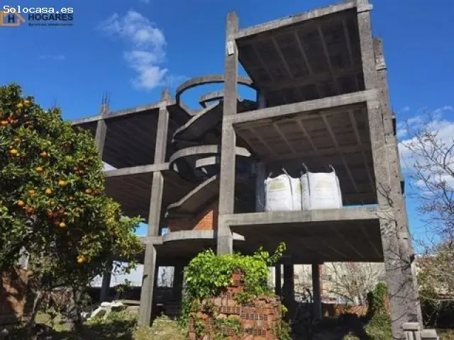 Terreno con Estructura y Proyecto en Camposancos Vigo