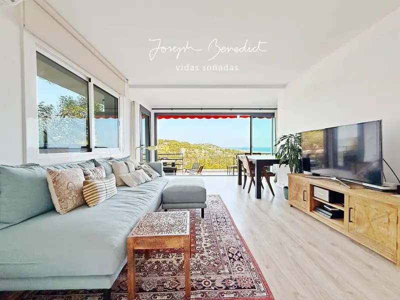 Apartamento en Castelldefels con Vistas al Mar y Terraza