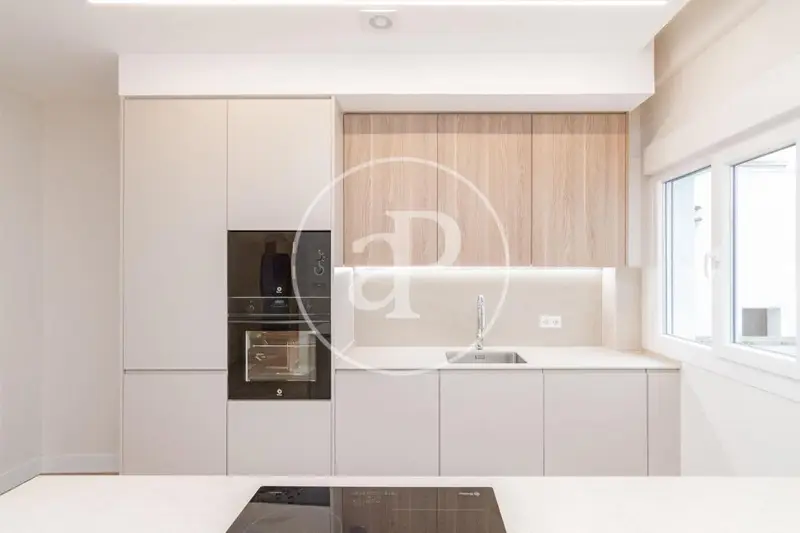 Apartamento en venta en Pacifico Madrid 3 habitaciones 2 baños