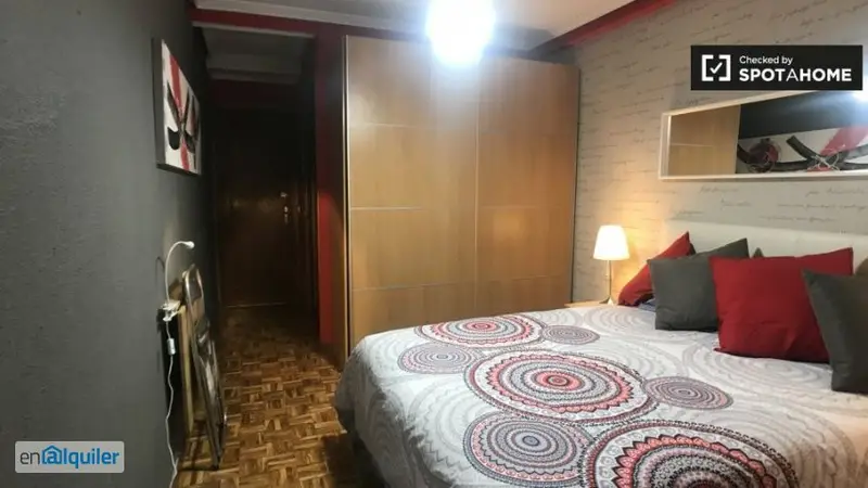 Habitación en Piso de 5 Dormitorios Alcalá de Henares