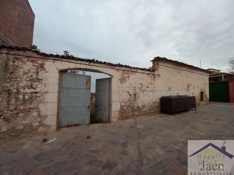 Solar en Venta Castellar 302m2 Edificabilidad 543m2t