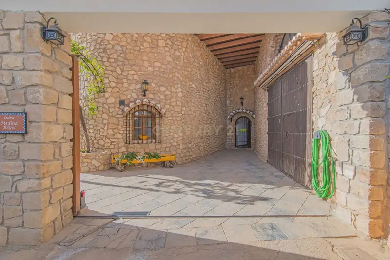 Casa Cueva de Lujo en Guadix Gran Capacidad y Piscina