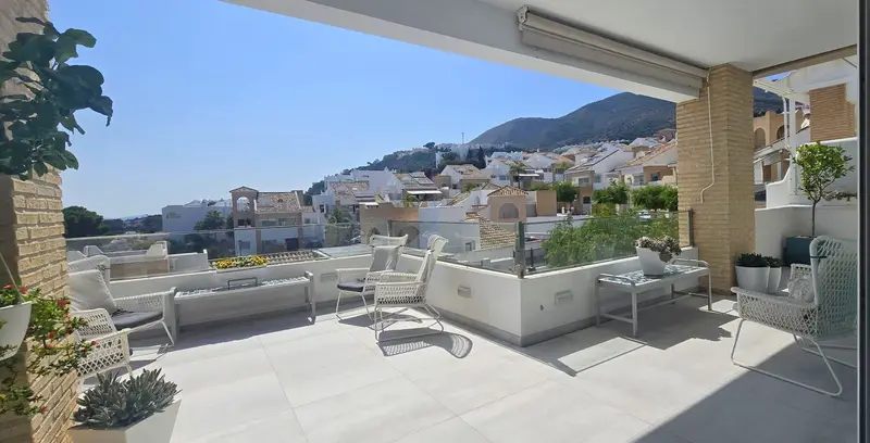 Casa-Villa de 4 Dormitorios en venta Benalmádena Pueblo, España