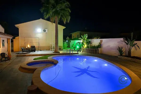Casa en Montroig del Camp con Piscina y Estudio Anexo