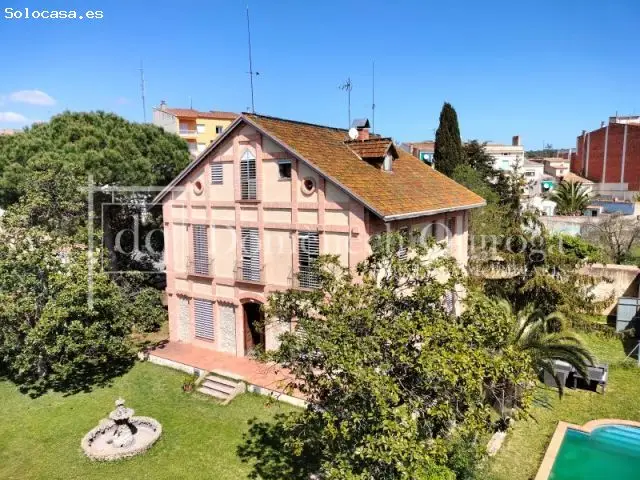 Edificio Modernista en Cassà de la Selva con Parcela