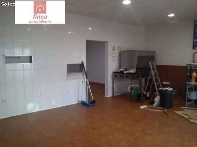Local Comercial Puebla de la Calzada Centro 116m2 Patio Cafeteria