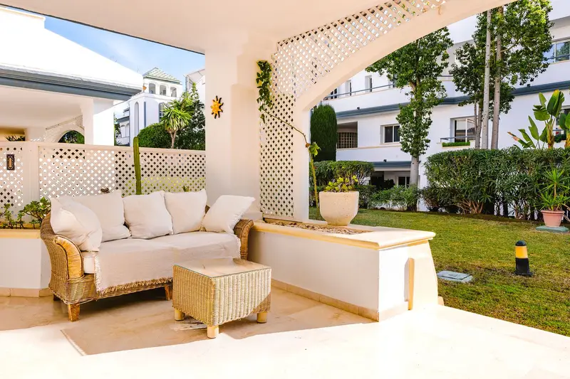 Piso de 2 Dormitorios alquiler Estepona, España