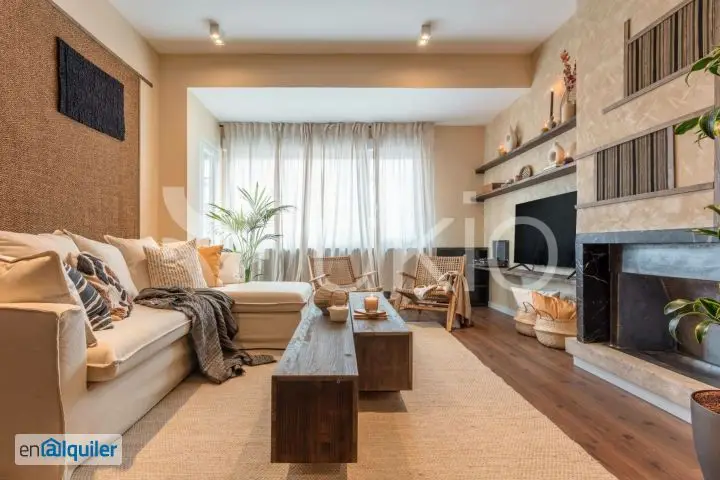 Alquiler Piso Chamberí: Apartamento Amueblado con Terraza