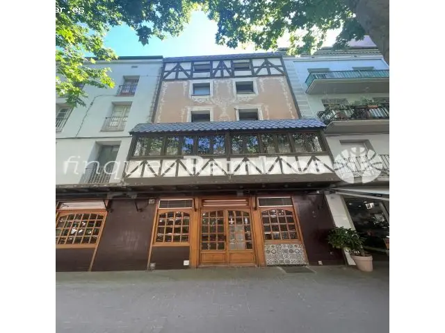 Edificio Emblemático en Rambla Igualada