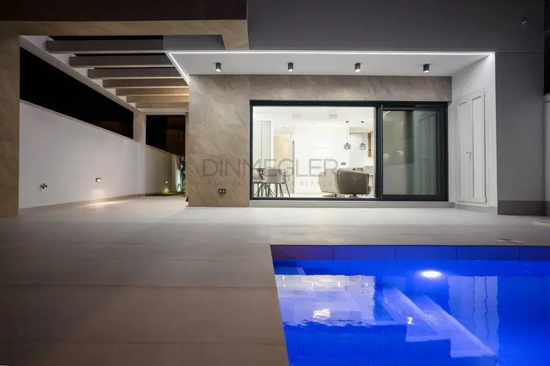 Chalet en Venta San Miguel de Salinas Alicante Moderna con Piscina
