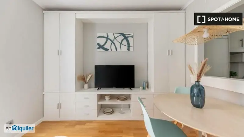 Apartamento cerca Aeropuerto Madrid Barajas con Piscina